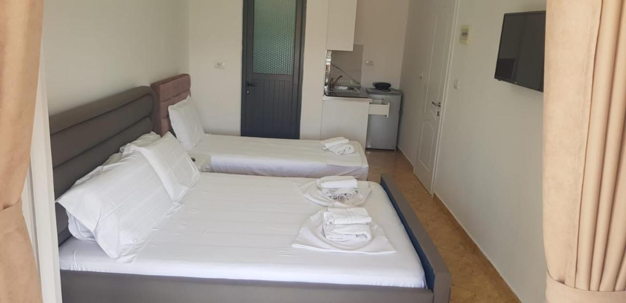 Apartments Villa Dovinefa Ksamil Buitenkant foto